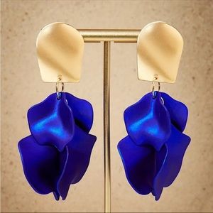 Exquisite Rose Flower Petal Design Dangle Earrings